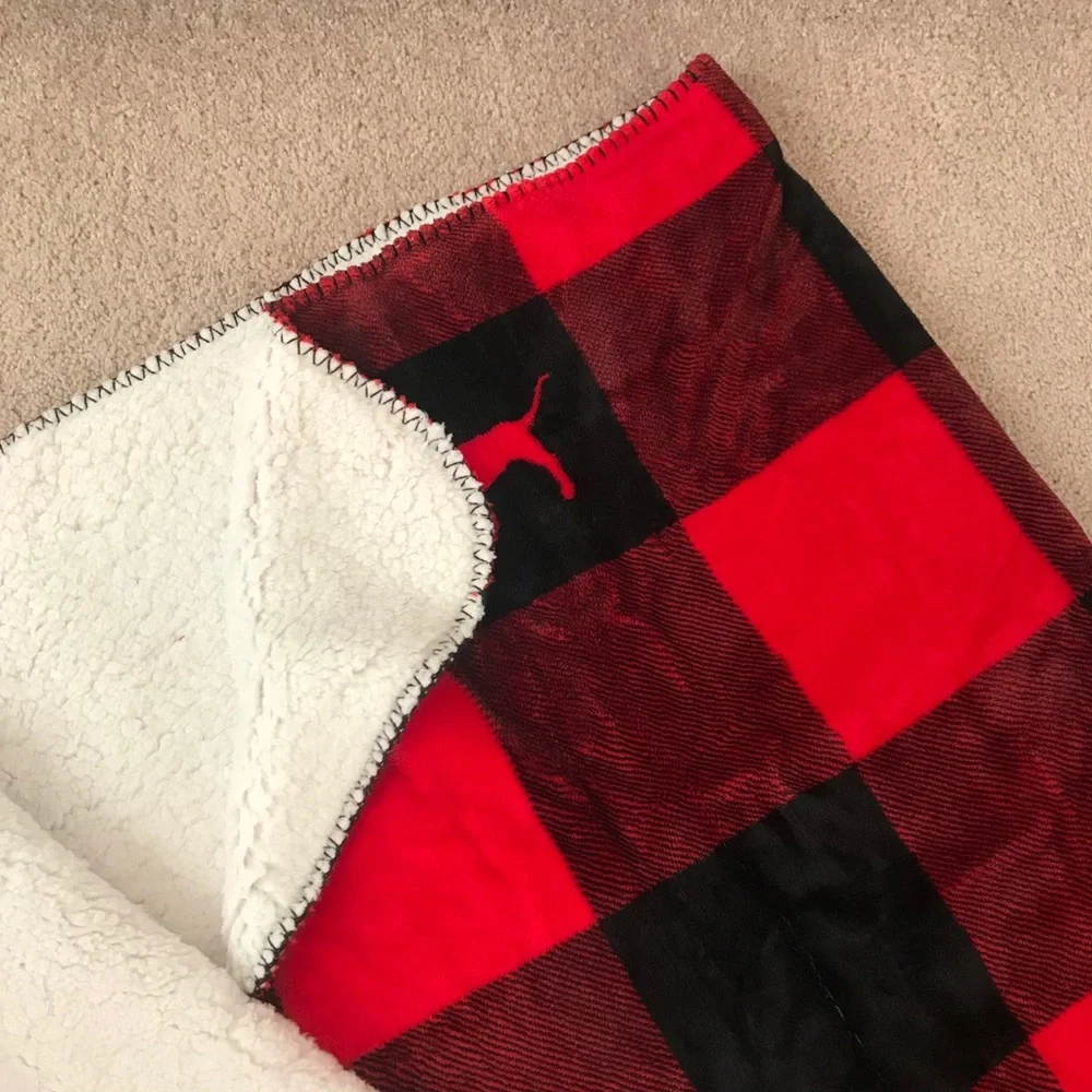Victoria secret sherpa throw blanket